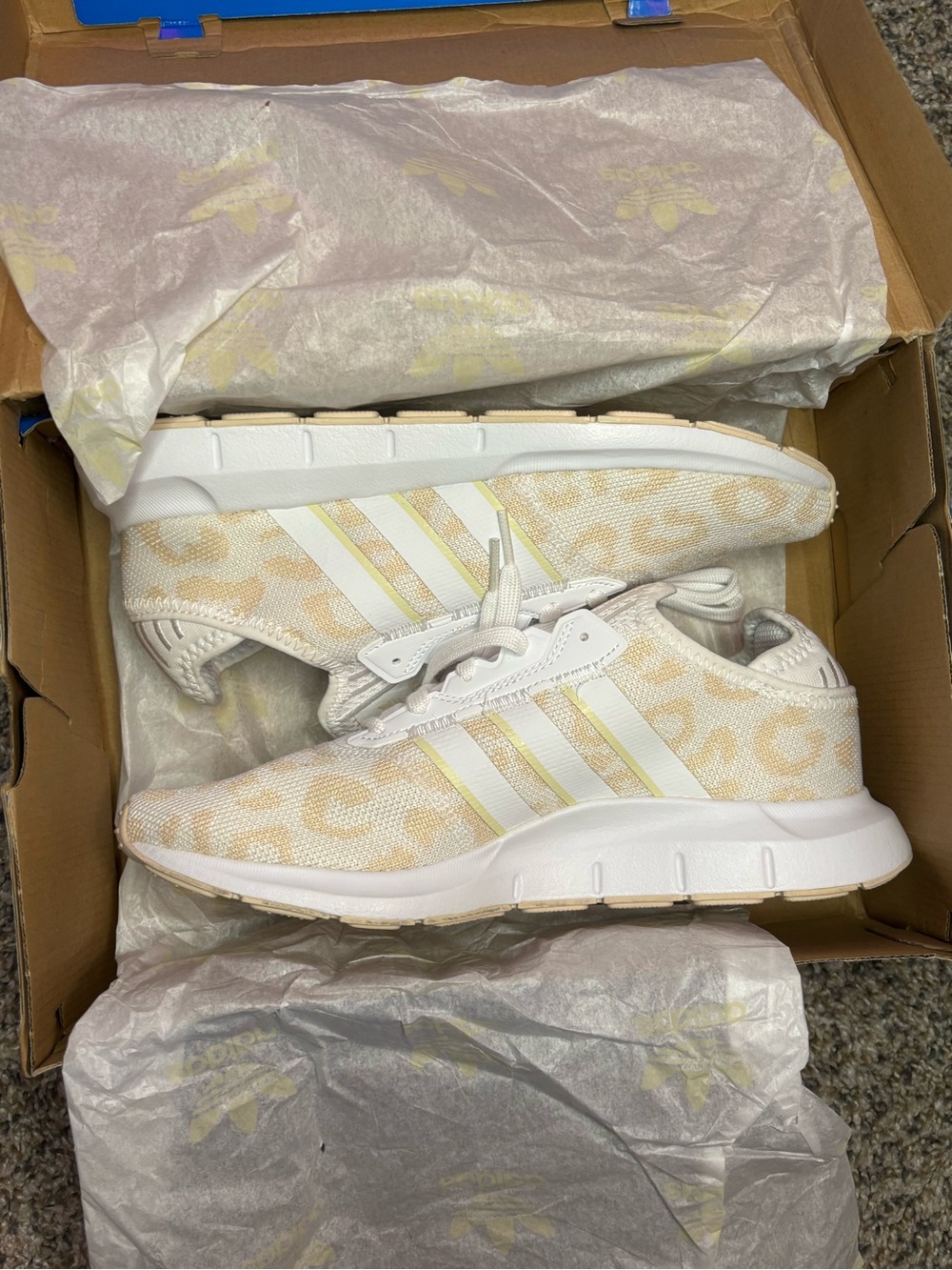 NEW Adidas Swift Run X Women’s 9.5 White Cream Leopard Print Sneakers
